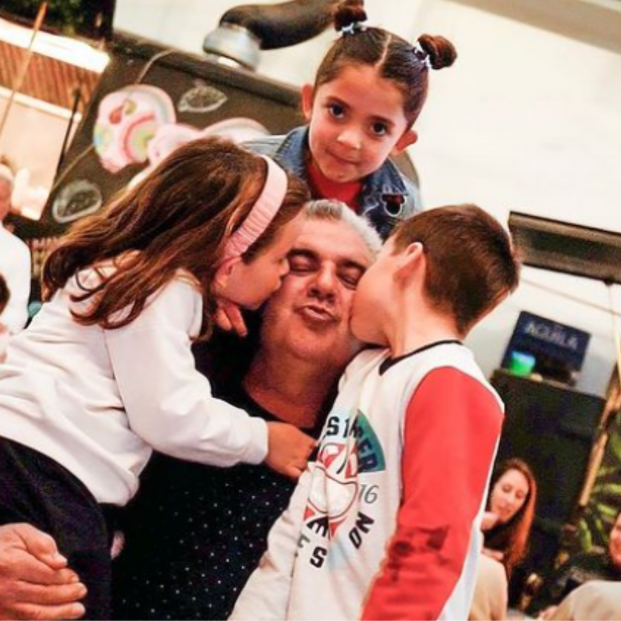 Un restaurante valenciano invita a los abuelos a comer con sus nietos