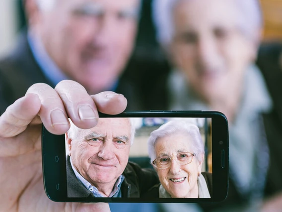 Solo 3 de cada 10 mayores de 74 años usa regularmente internet