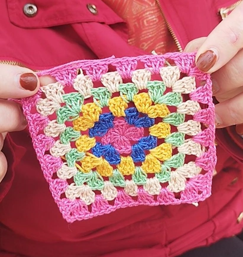 Cómo elaborar un cuadrado de crochet