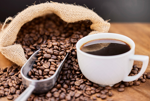 Los beneficios de beber café para personas mayores